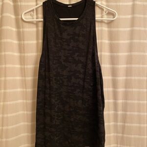 Black camo lululemon tank with split back
